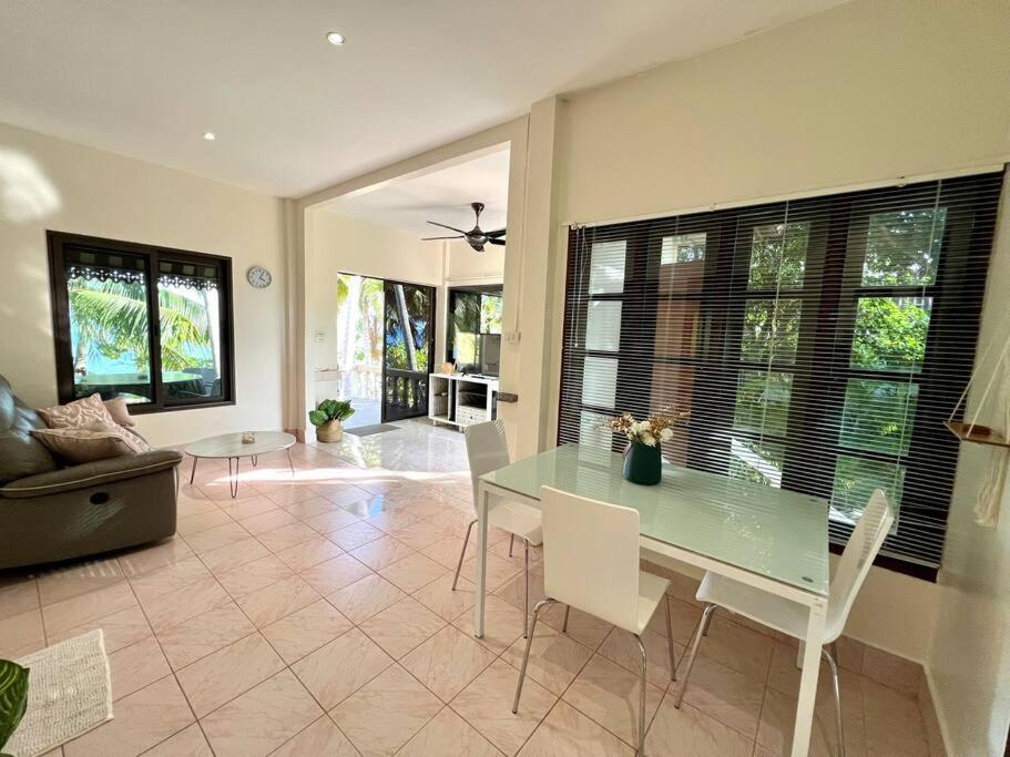 Bohemian Beach House Near Lamai photo 1