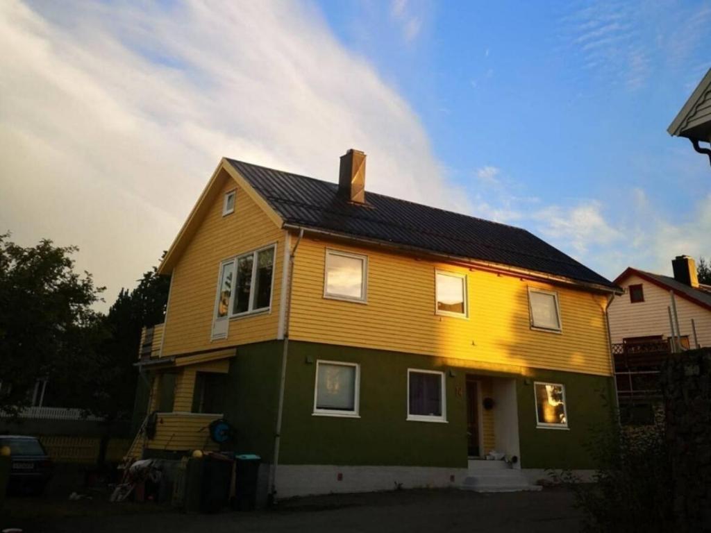 Kule gule huset photo 1