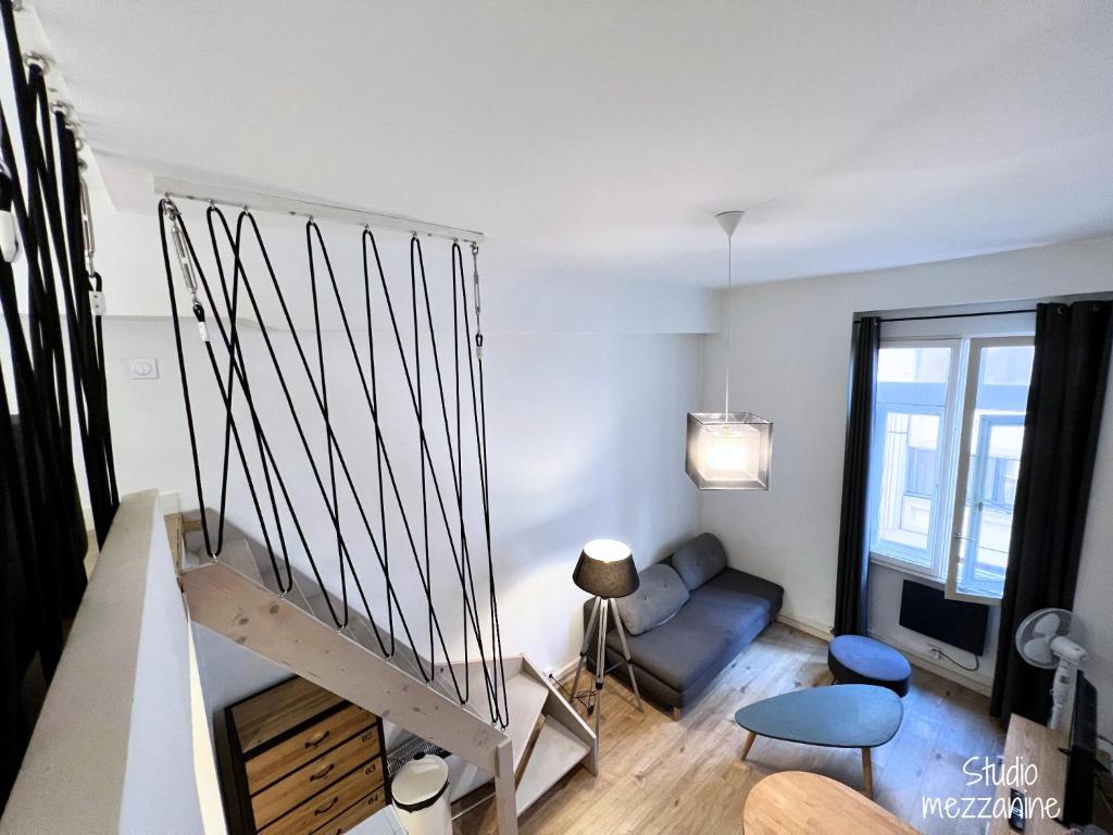 Hyper centre : Appartement Déco Atelier ou Studio Mezzanine photo 3