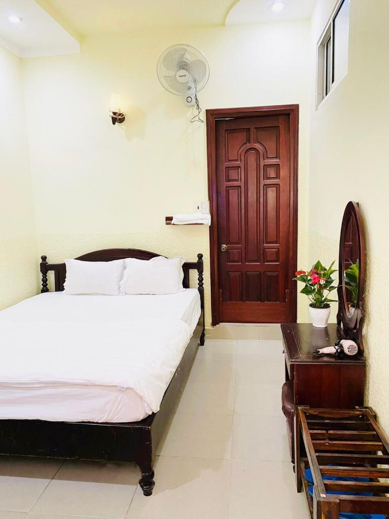 Khách sạn Xuân Quỳnh