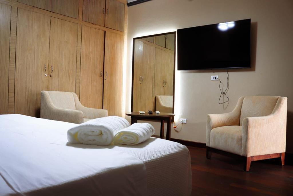 Mega Hostal Santa Cruz photo 1