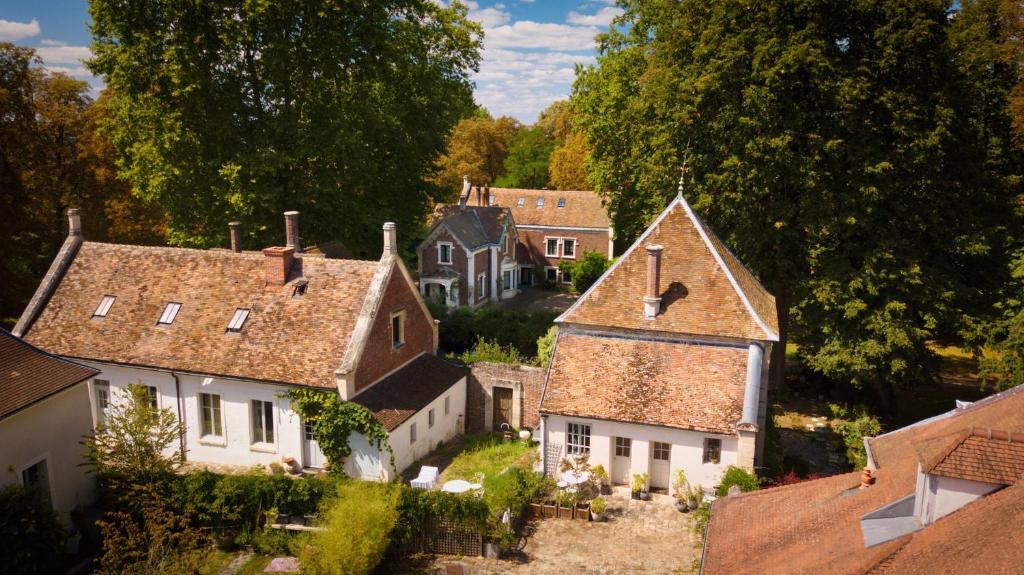 Grandes chambres dans un corps de ferme rénové du château du Piple, à 16km de Paris photo 4