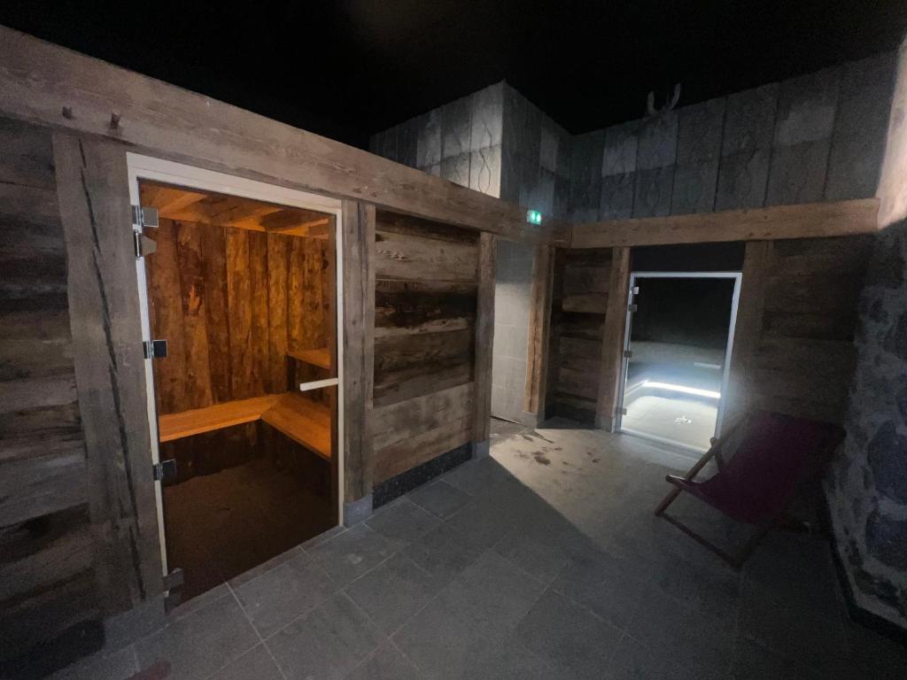 Gite Roche Des Ducs avec Piscine toute l'année, Spa, Sauna, Hammam photo 4