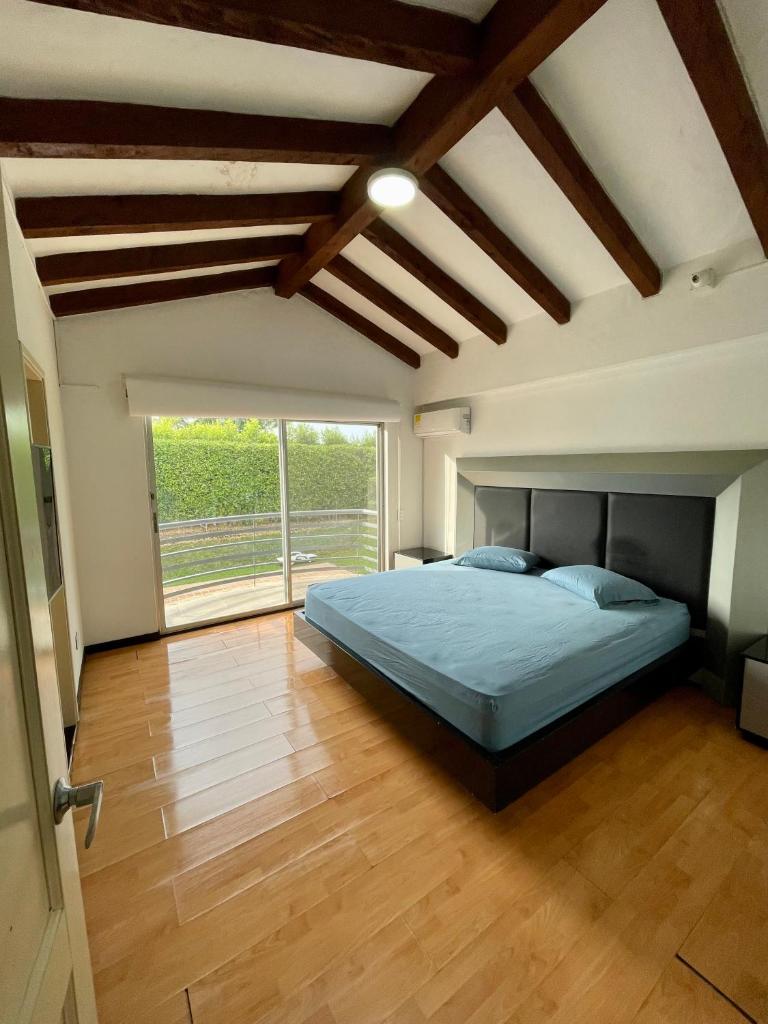 comfortable country house photo 1