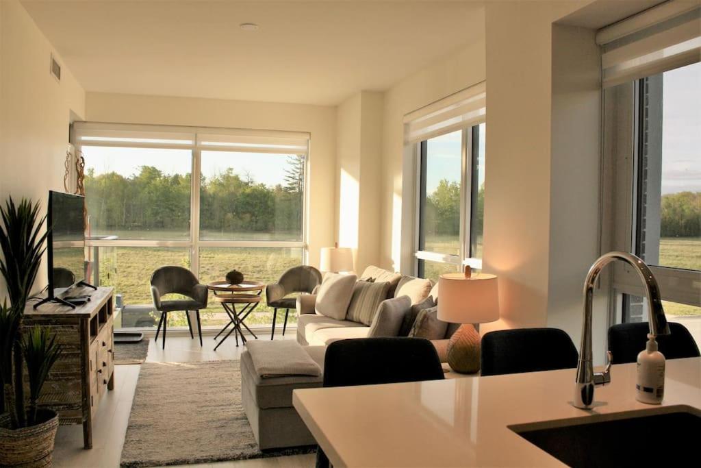 2 bedroom 2 bath Aquarius, Friday Harbour, Innisfil, Barrie photo 4