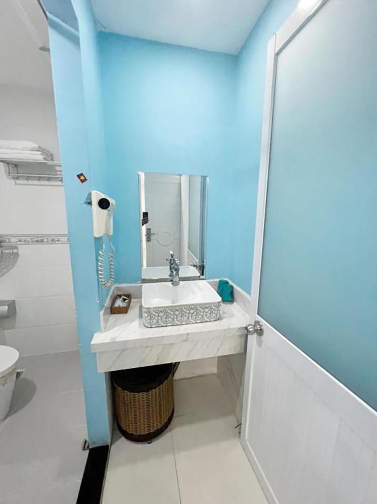 Bunny - Valentine Hotel - Bui Vien Street