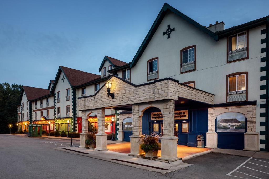 Irish Cottage Inn & Suites image