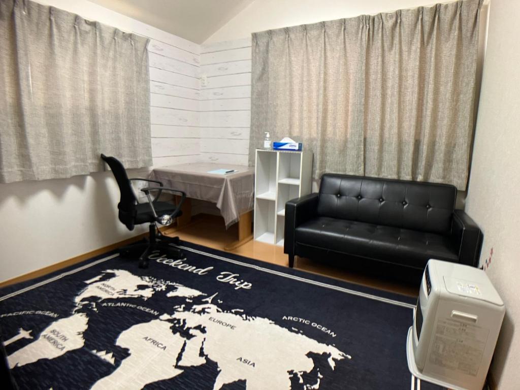 5 Bedrooms, 3 Toilets, 2 bathtubs, 3 car parking , 140 Square meter big Entire house close to Makuhari messe , Disneyland, Airports and Tokyo for 20 guests photo 4