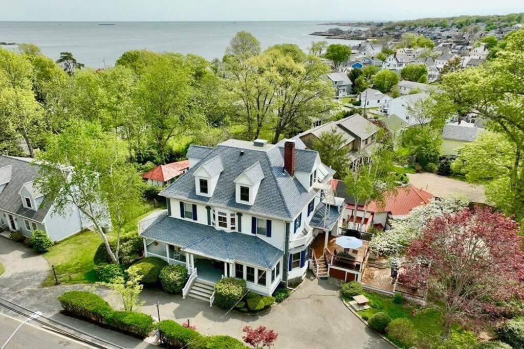 Big New England Family Home; walk to beach, shops image