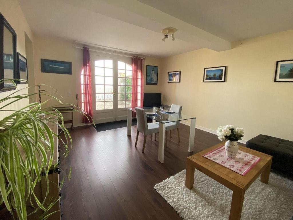 Nice apartment facing the sea photo 2