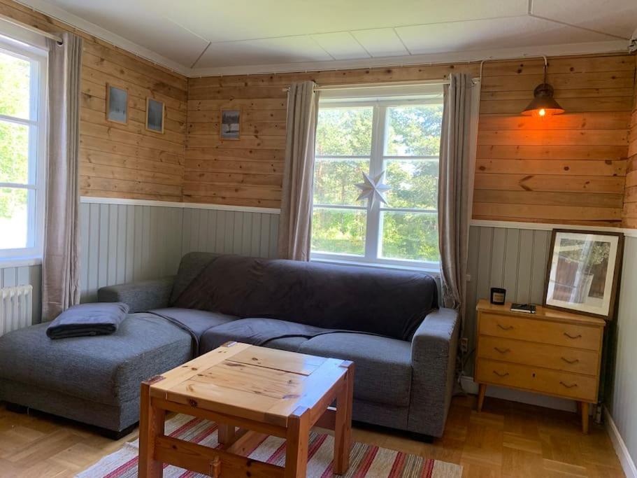 Cozy Zweeds huis met openhaard en grote tuin photo 3