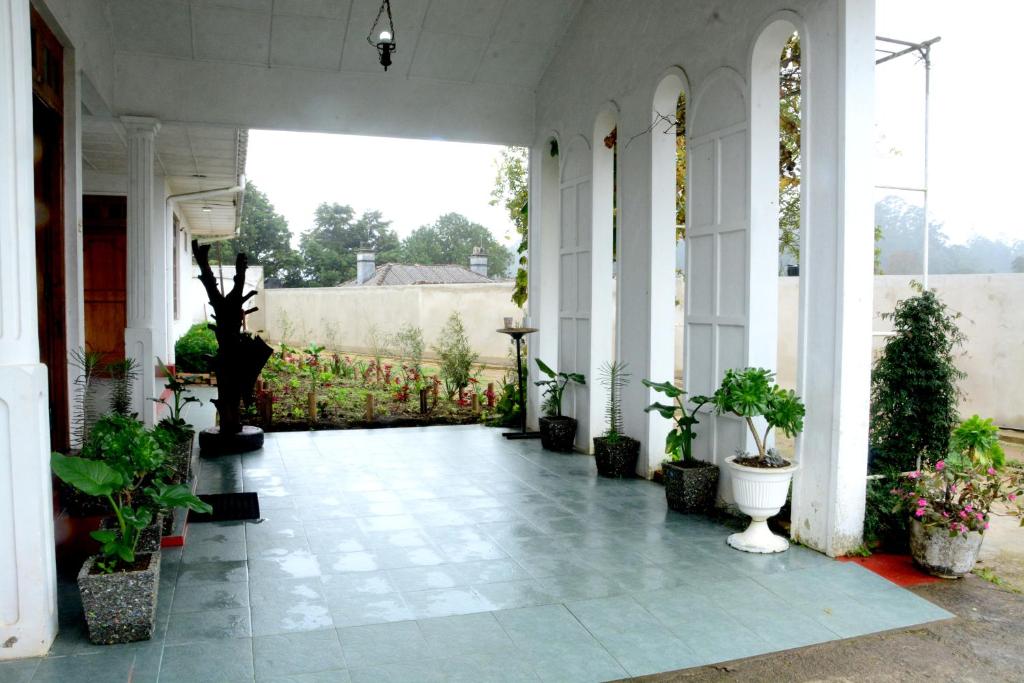 The West Gate Bungalow photo 1