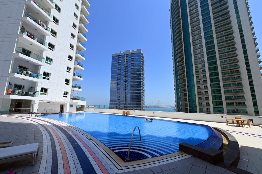 CozyCorner - Gym & Pool Access - Reem Island photo 3