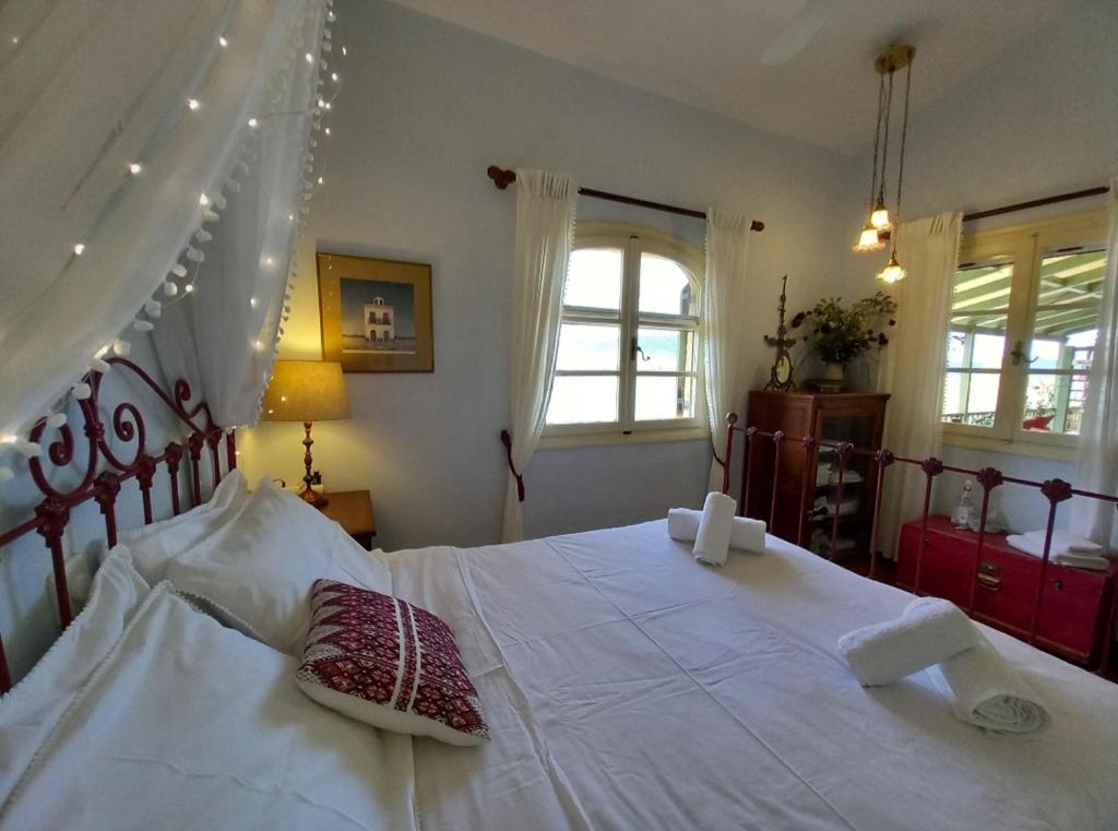 Aphrodite's Coast Retreat House! photo 3