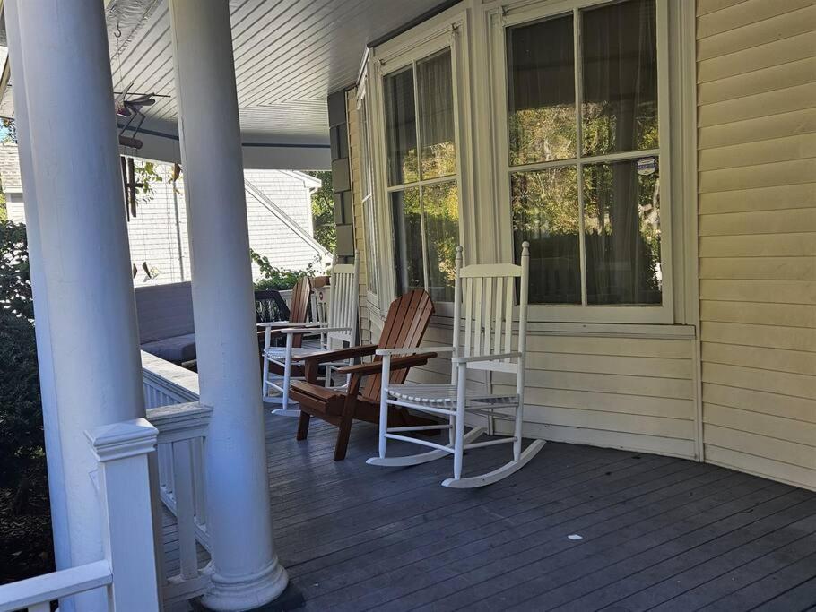 Experience Classic New England-walk to beach&shops photo 3