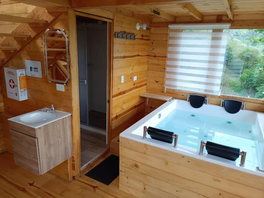 Ecocabaña con Jacuzzi Ecocabañas ByB photo 3