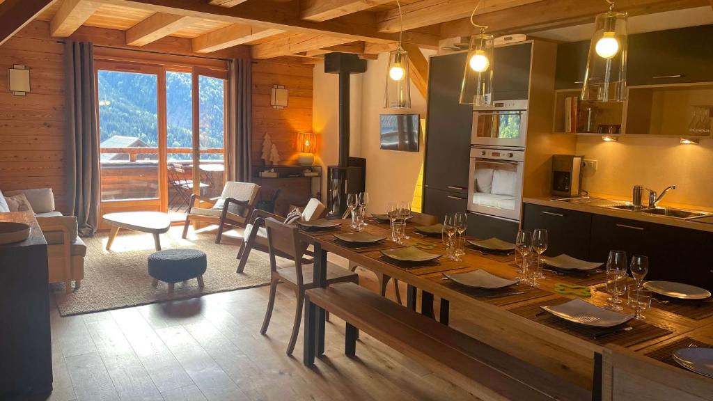 Chalet Skidh - 10 personnes - emplacement idéal au centre de Vaujany photo 1