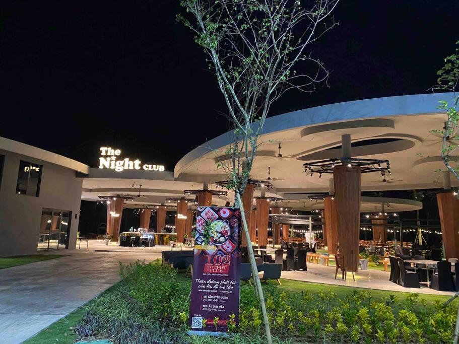 Flamingo Dai Lai villa 5-bedroom with elevator