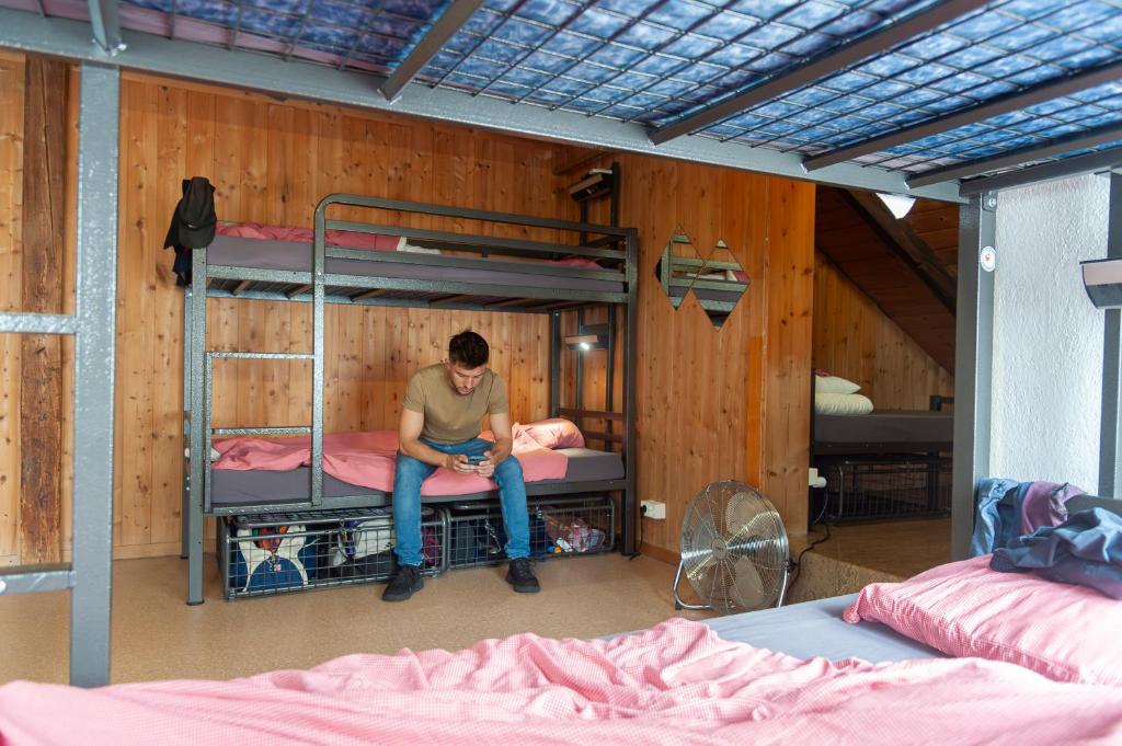 Balmers Hostel Room Type - Bed in 8-bed dorm