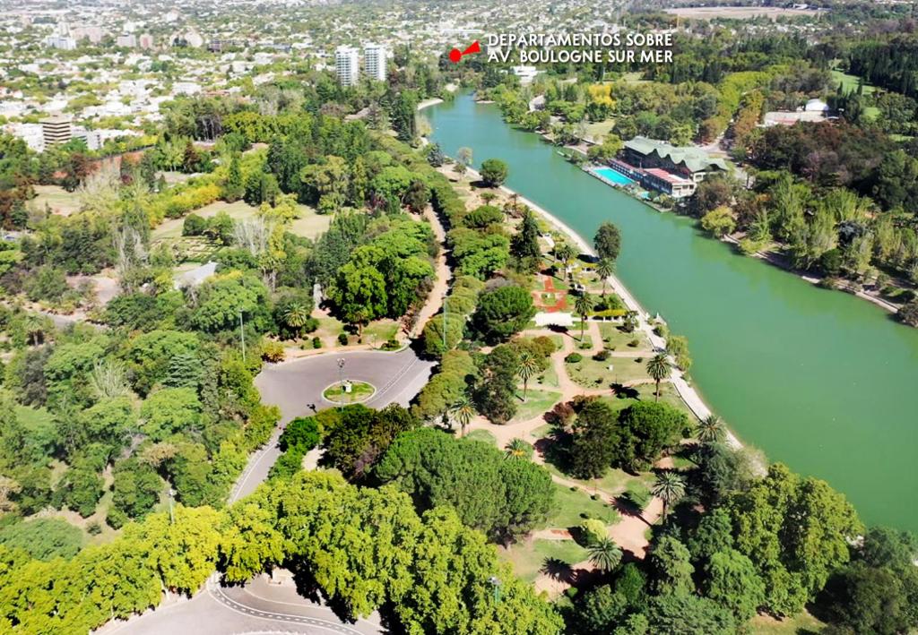 Del Parque - Dptos. frente al Parque Gral. San Martín a 100 mts del Lago photo 2