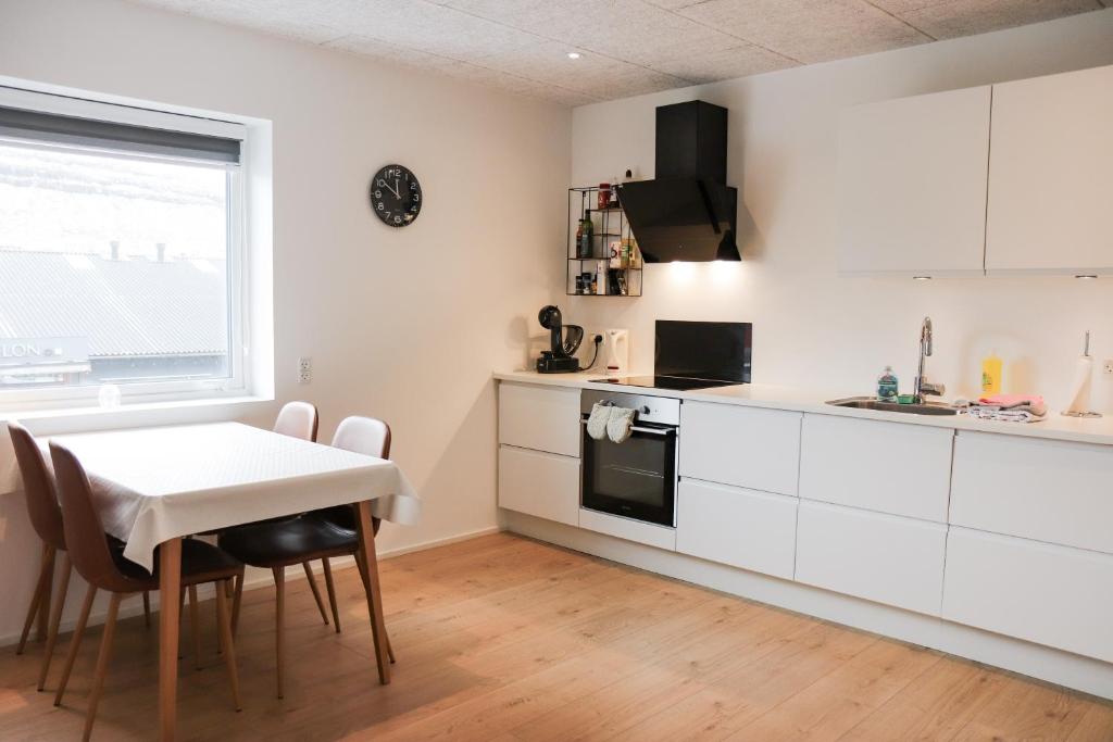 BRAND NEW FLAT IN CENTRAL KLAKSVÍK photo 1