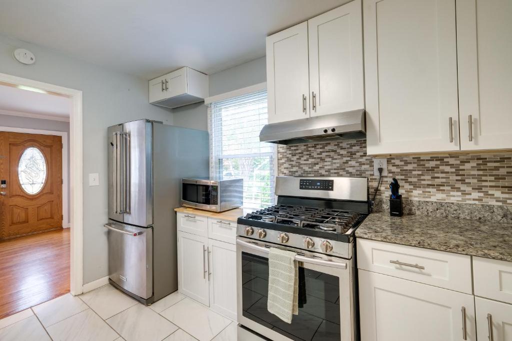 Pet-Friendly Falls Church Home with Fenced Backyard! photo 2
