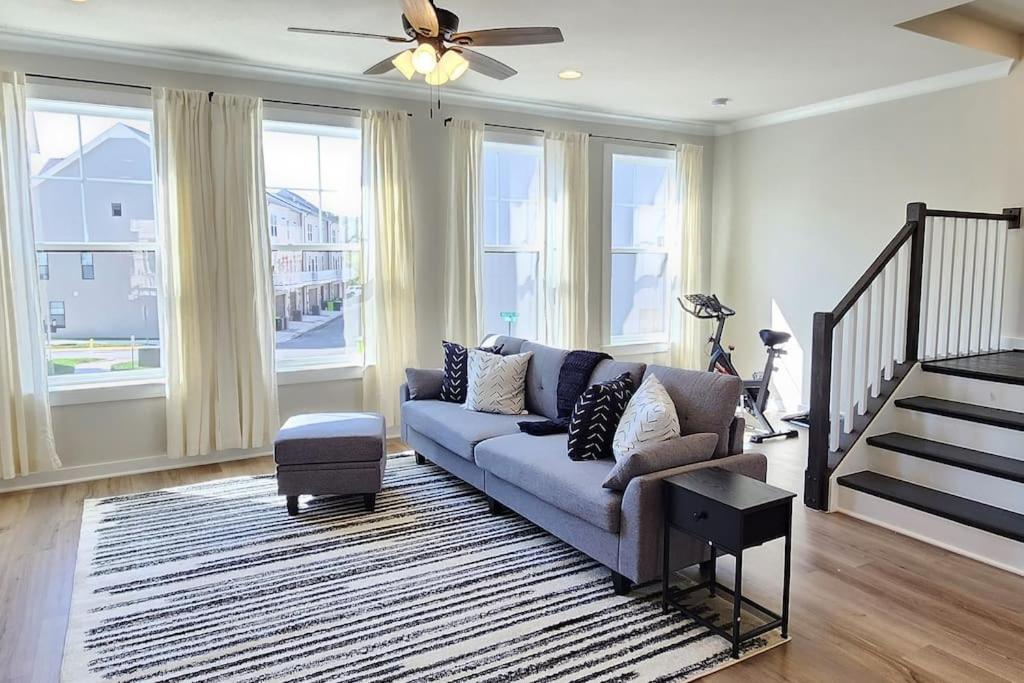 Luxury in Fredericksburg photo 4