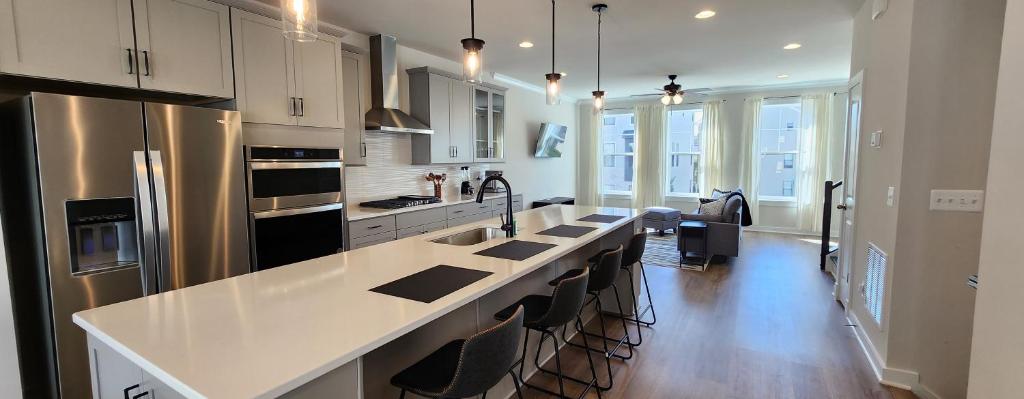 Luxury in Fredericksburg photo 1