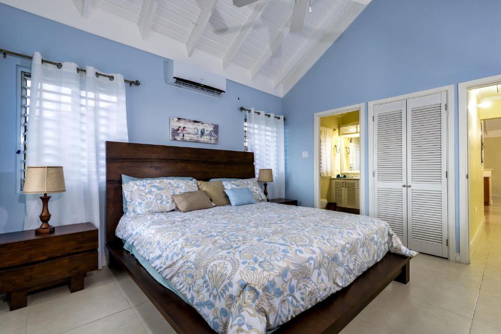 Gated near Ochi w Pool Gym Wi-Fi AC Bball&Ten Crts photo 2