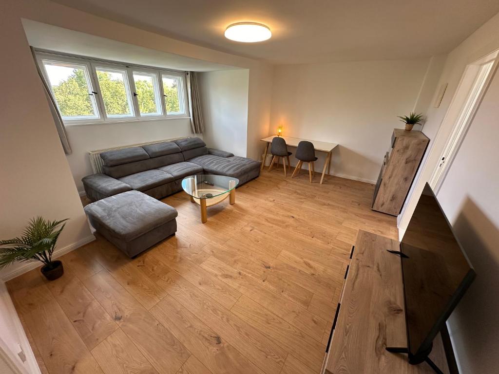 lichtdurchflutete Dachgeschosswohnung vor den Toren Berlins photo 2
