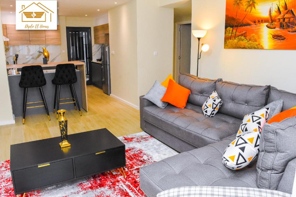 Elegant 2 bedroom in Riverside Square photo 1