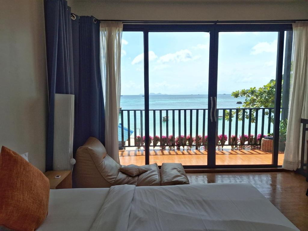 Lipe Sunrise Beach House photo 2