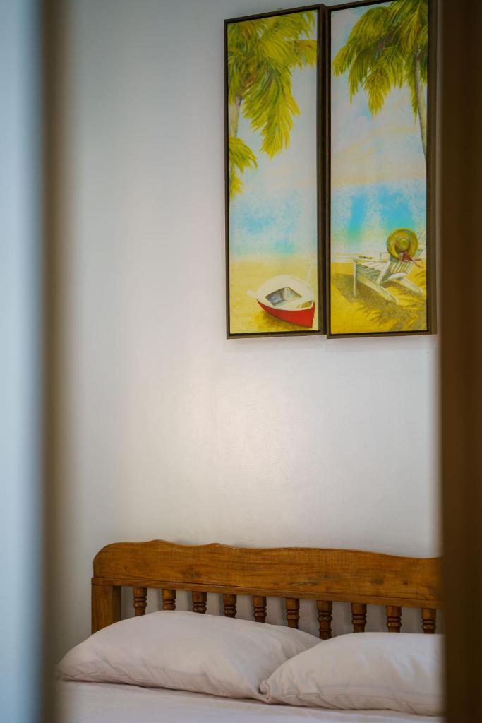 Oceanside 2 bedroom house, 50Mbps WiFi photo 2