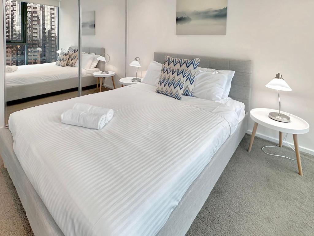 Stunning 2-Bedroom Oasis in the Heart of Southbank photo 2