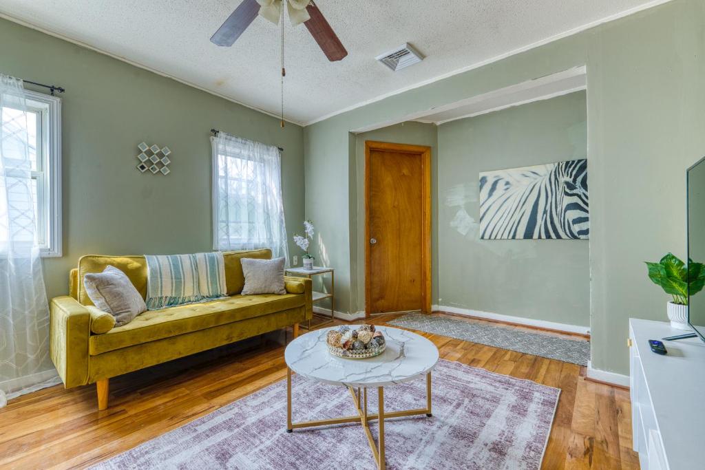 Humble home with free breakfast offered if requested! photo 2