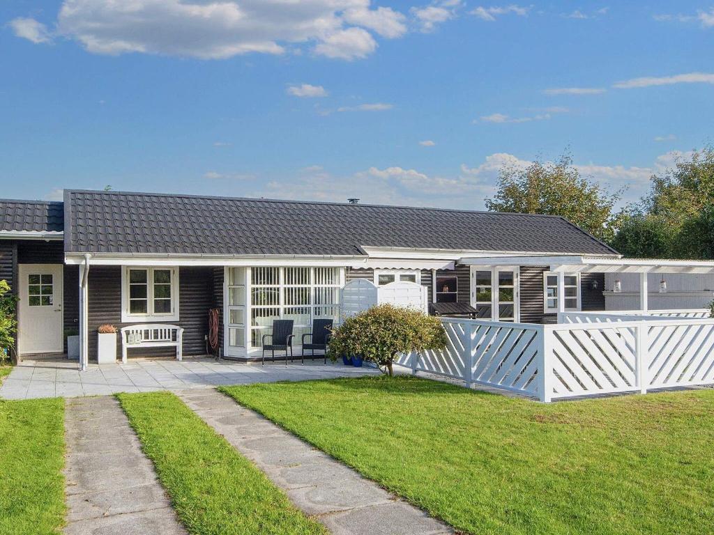Holiday home Grenaa LI photo 4