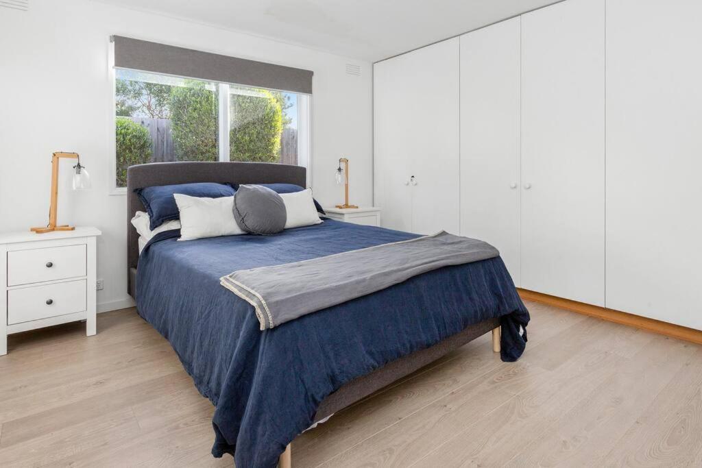W on the Tree by the Ocean photo 1
