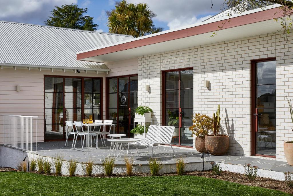 Months and Seasons NEW Premium Country House photo 2