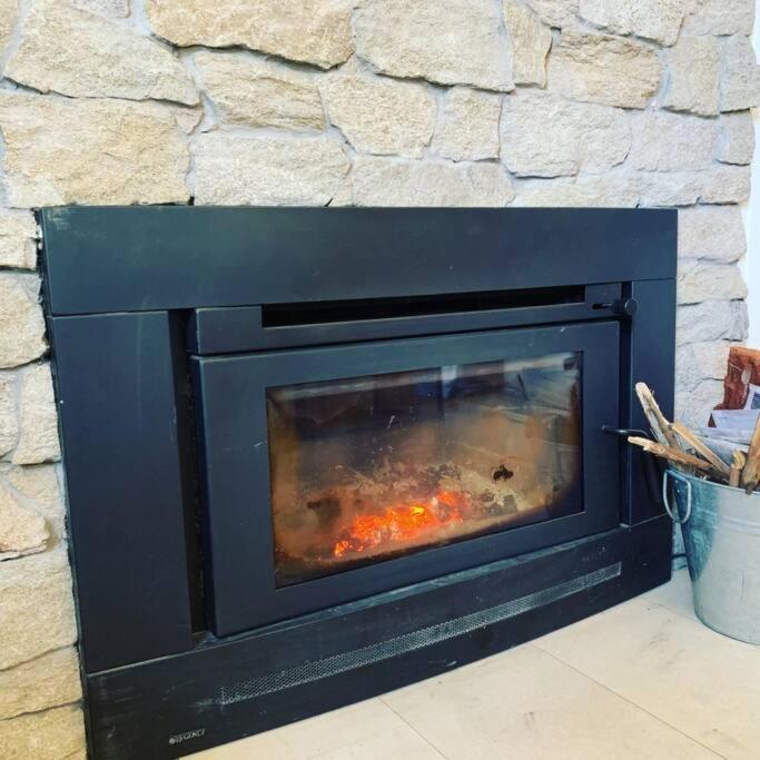 Apollo Bay Oceanview Mountain Retreat, Pet Friendly, EV station, Fireplace photo 4