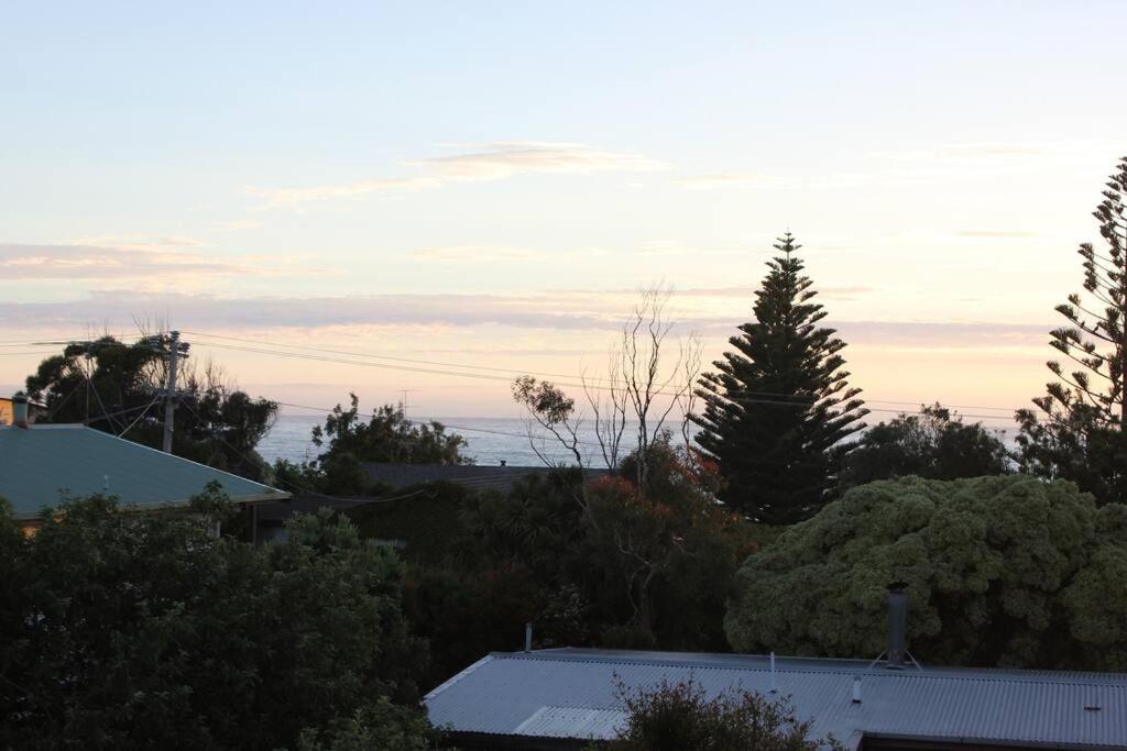 Apollo Bay Oceanview Mountain Retreat, Pet Friendly, EV station, Fireplace photo 1