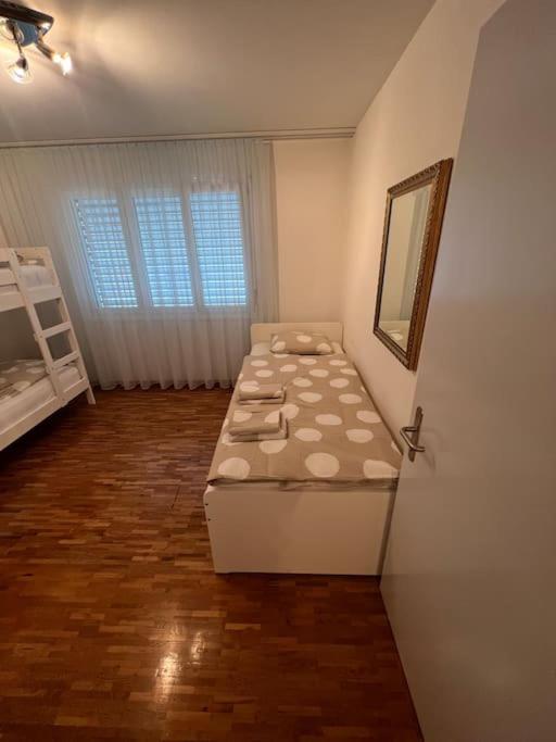 Centered Apartment with view photo 2