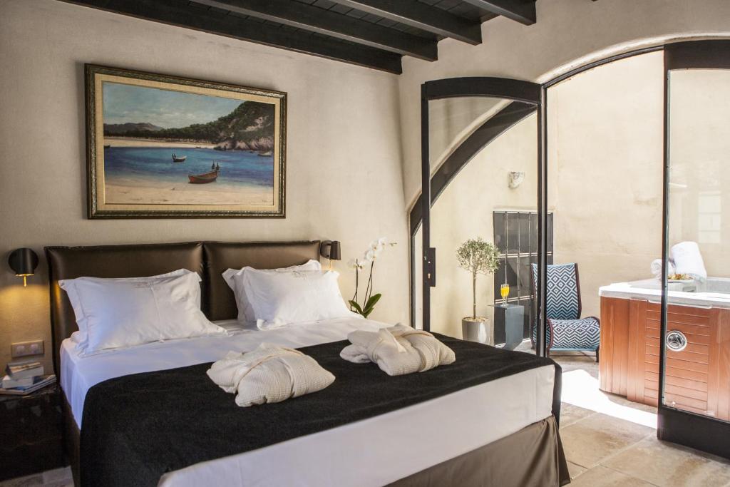 Сьюит (VIP-люкс с гидромассажной ванной на патио - «Андромеда»), Allegory Boutique Hotel