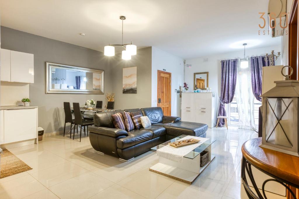 Cosy, fully equipped 1BR home with Private Balcony by 360 Estates photo 4