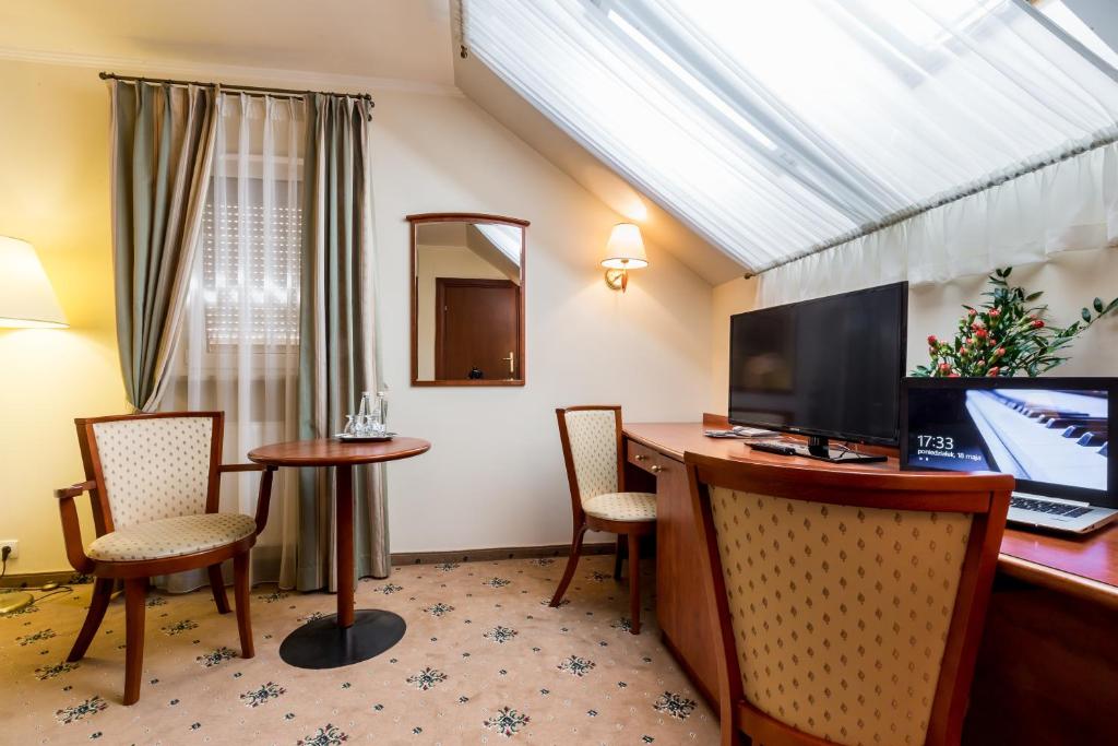 Hotel Krzyski photo 1