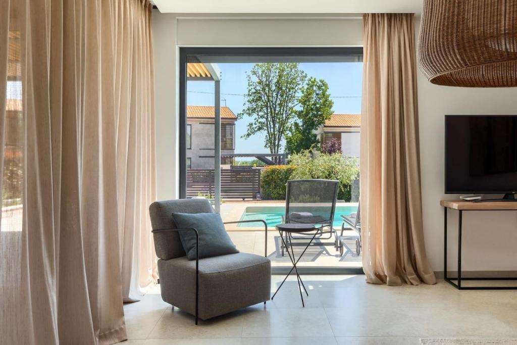 Modern villa Albona with pool and jacuzzi in Porec photo 4