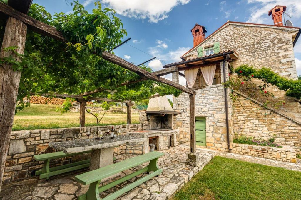 Rustic villa Casa Mazuli with pool in Groznjan photo 1