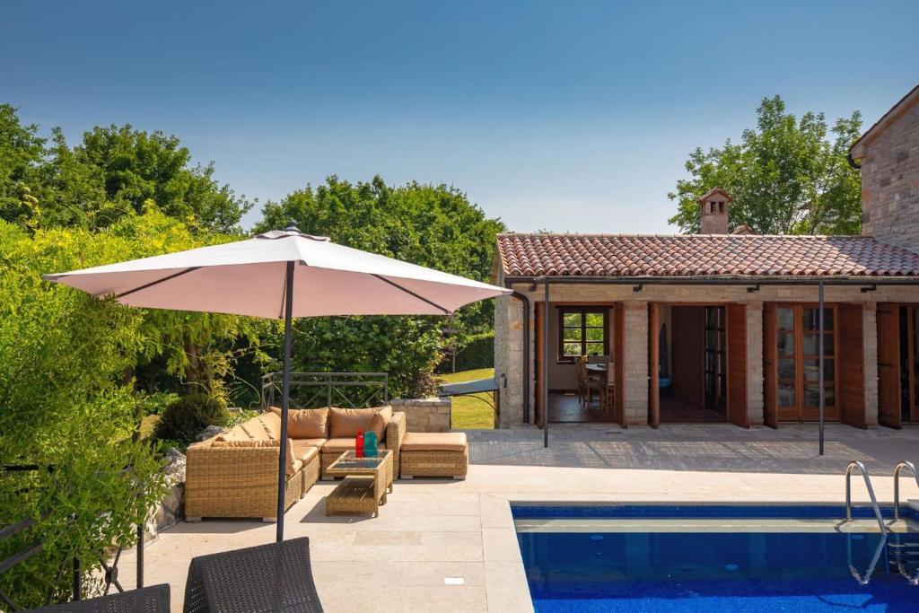 Rustic villa Nonna Lucia with pool in Groznjan photo 4