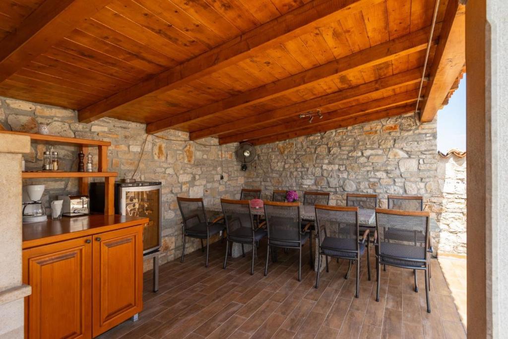 Rustic villa Perci with pool and grill in Porec photo 3