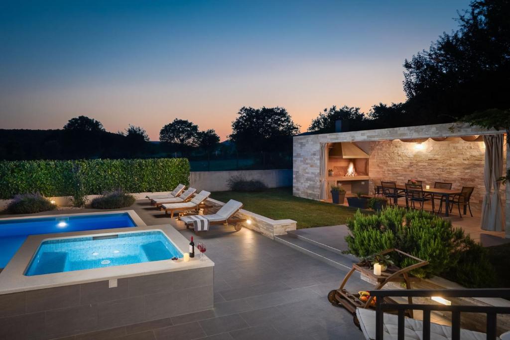 Villa Salvador villa in Dicmo, private pool photo 1
