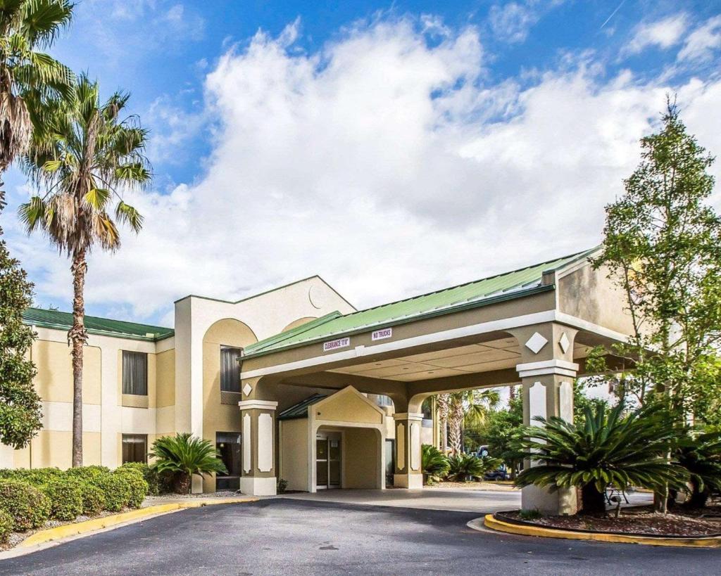Quality Inn Darien - North Brunswick image